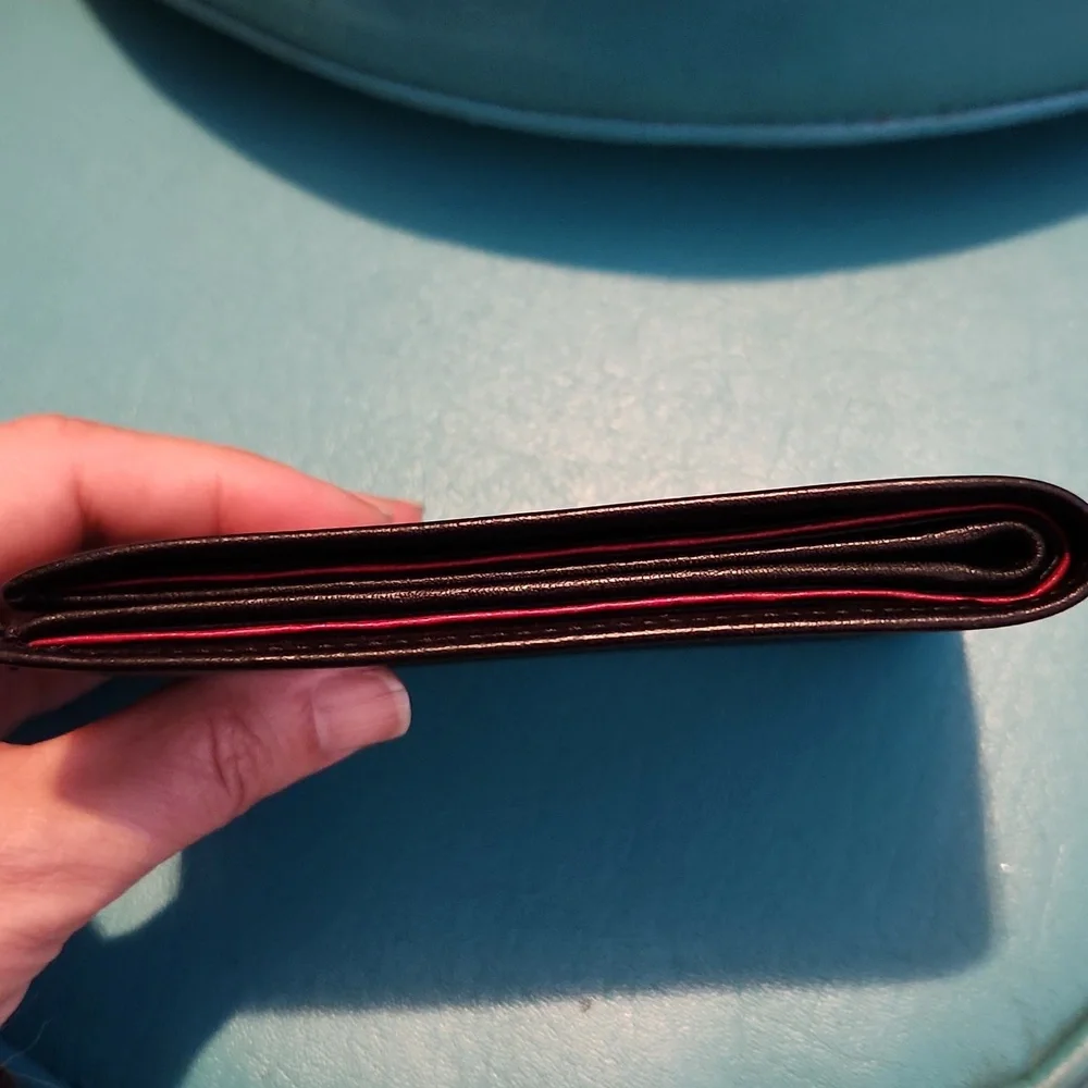 Tumi Bifold Wallet Multiple Card Slots - 2 Places for paper bills